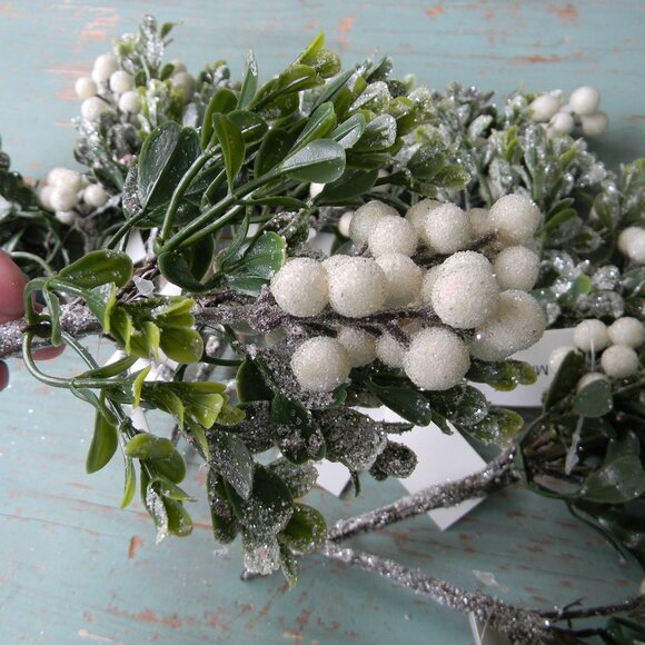 NWT Set of 8 Glistening Berry and Boxwood Picks by Valerie PARR HILL WHITE - Picture 2 of 2